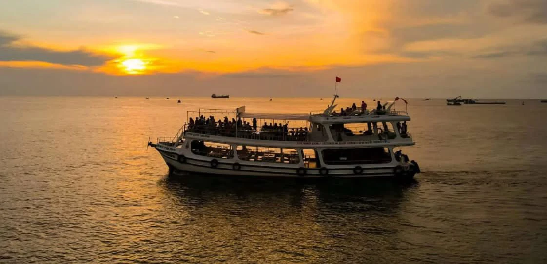 Hoàng hôn trên chuyến trở về tour 3 đảo Phú Quốc